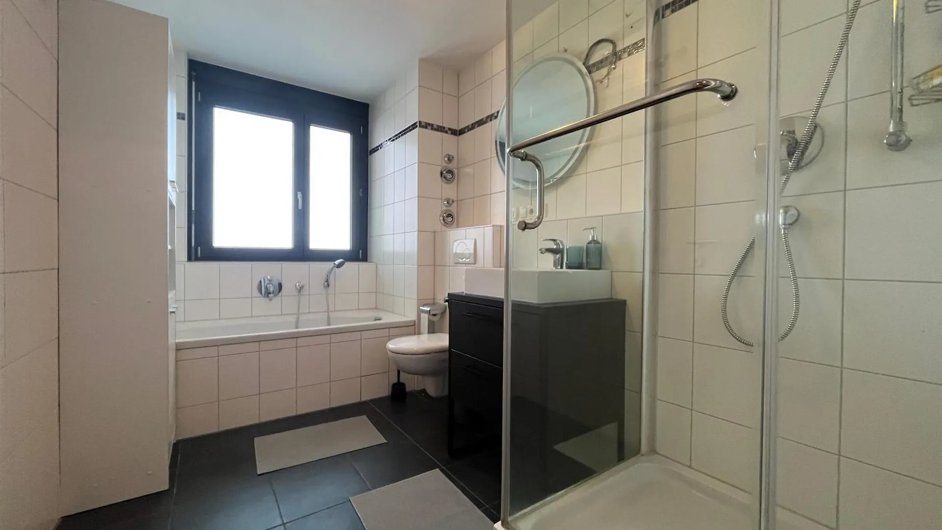 Simplex Apartments In Stuttgart-Mhring Modern